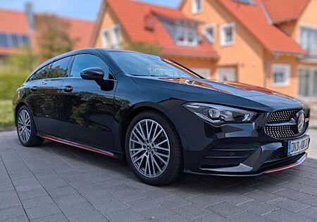 Mercedes-Benz CLA 200 Shooting Brake Mercedes AMG - Line