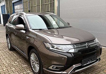 Mitsubishi Outlander PHEV Intro Edition 4WD, 360* Kamera,