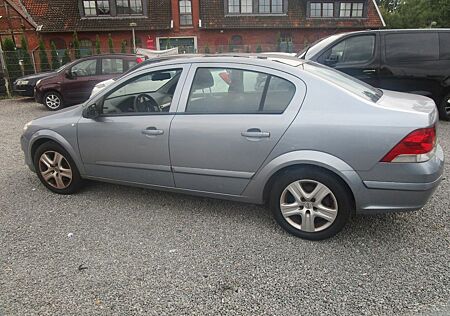 Opel Astra 1.6 Ecotec Cosmo 85kW