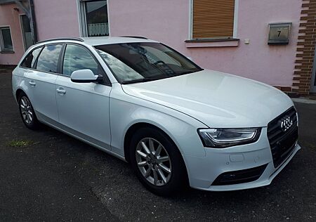 Audi A4 AVANT AMBITION*ALU*XENON*PDC*SHZ*2.HAND*