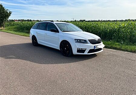 Skoda Octavia 2.0 TSI DSG RS Combi RS
