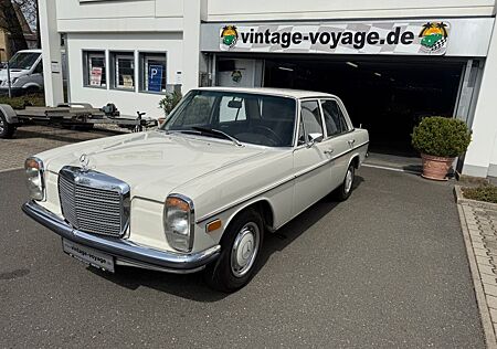 Mercedes-Benz 220 /8 "Schön, Gesund-Ungeschweißt,noch ohne Tüv"
