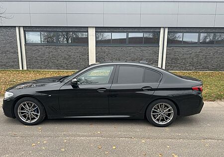 BMW 530d xDrive A - M Paket HUD Harman Kardon