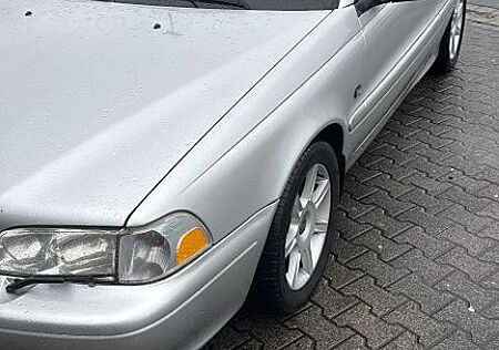 Volvo C70 2.0T Cabriolet Comfort - 1 Hand - 148 tkm