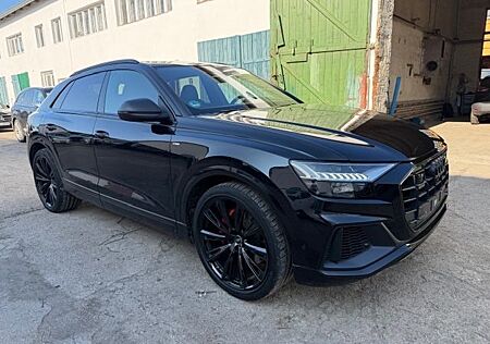 Audi Q8 60 TFSI e quattro S-Line*Carbon Paket*Panoram