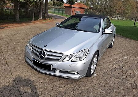 Mercedes-Benz E 220 Cabrio AVANTGARDE, Tüv neu,AHK, Top Zustand