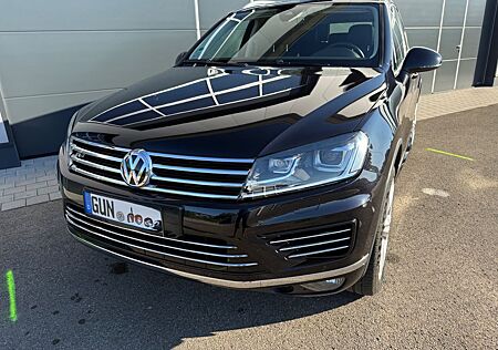 VW Touareg Volkswagen 3.0 V6 TDI SCR Tiptronic Executive E...