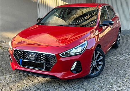 Hyundai i30 1.6 CRDi Intro Edition Keyless/Go, Bi-Xenon,