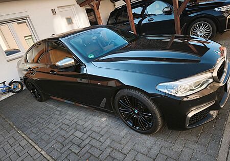 BMW M550i xDrive A Massage Head Up Night Vision