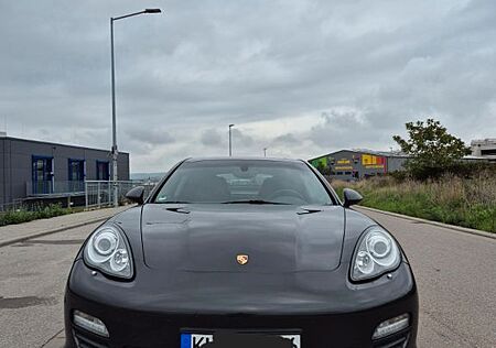 Porsche Panamera 4S S