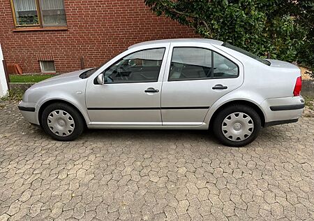 VW Bora Volkswagen 1.6 Trendline erst 108tkm/Klima