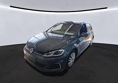 VW Golf Volkswagen GTE 1.4 TSI /TRAVEL/VIRTUAL/CAM/SHZ/MATRIX/