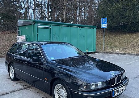BMW 523i Touring E39
