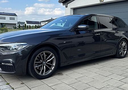 BMW 520d Touring XDrive Panorama Dach Sportpaket AHK