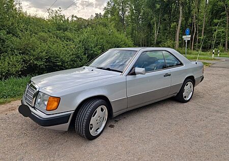Mercedes-Benz 300 W124 300CE
