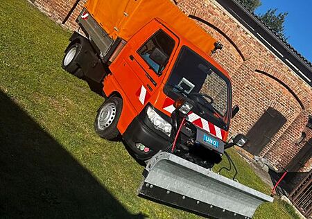 Piaggio Porter Maxxi Winterdienst | UMO Schieber|Streue