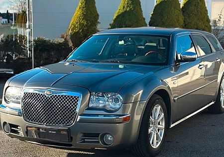Chrysler 300C Touring 3.0 CRD Autom. -