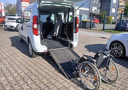 Fiat Doblo Rollstuhlauto Rampe generalüberholt
