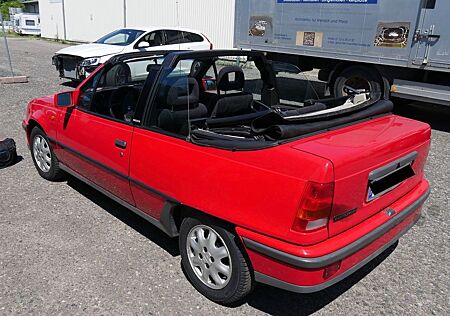 Opel Kadett E Cabrio 1.6 i Kat Nuccio Bertone