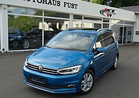 VW Touran Volkswagen 2.0TDI 7S,LEDER,NAV,LED,PANO,KAM,ACC,1HAN