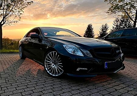 Mercedes-Benz 250 E250 Coupe CGI / AMG-Line / CarPlay/Android Auto