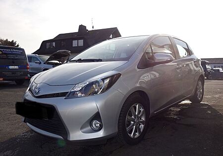 Toyota Yaris Hybrid Navi,Scheckheft, Winterreifen