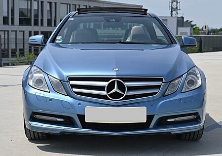 Mercedes-Benz E 250 CGI Coupe Indigolithblau Panoramadach