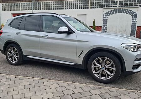 BMW X3 xDrive30d xLine xLine Navi, AHK, Standh.