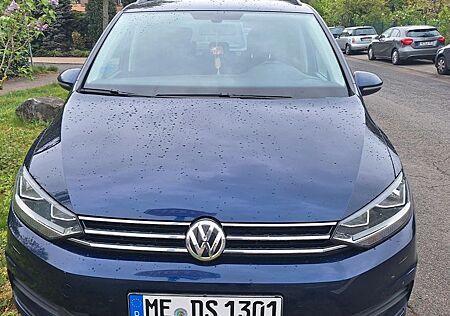 VW Touran Volkswagen 1.6 TDI SCR DSG IQ.DRIVE IQ.DRIVE