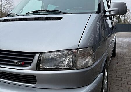VW T4 Caravelle Volkswagen 2.5TDI 75kW Autom. lang Flügeltüren