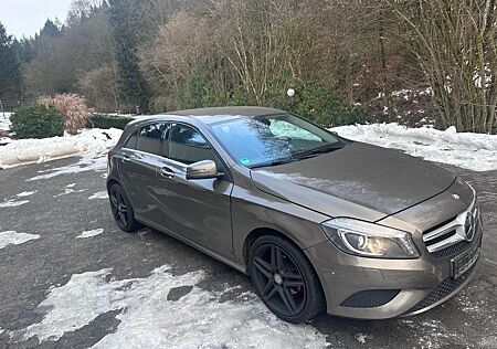 Mercedes-Benz A 180 d DCT -