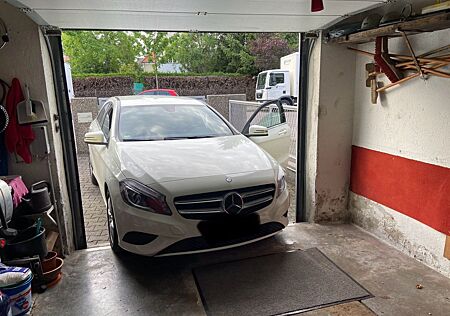 Mercedes-Benz A 180 A-Klasse Rentnerfahrzeug / wenig KM