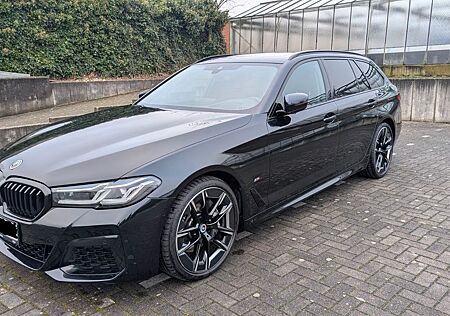 BMW 540 540dxDriveTouring MSport/Pano/20 Zoll/Keramikv.