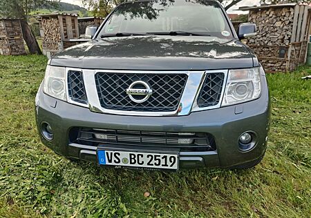 Nissan Pathfinder 3.0 V6 dCi DPF LE 4WD Automatik LE
