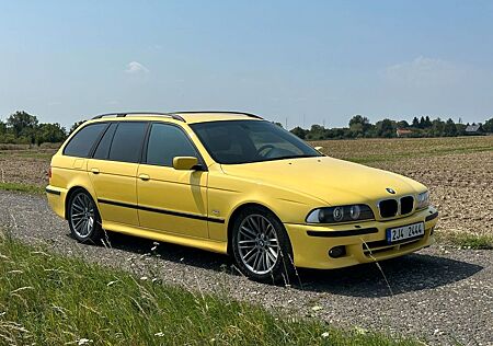 BMW 530dA Touring - Individual Dakargelb