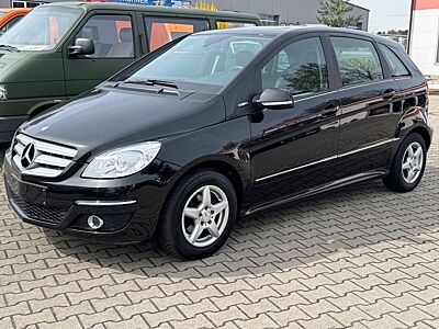 Mercedes-Benz B 160 Blue EFFICIENCY 1.5i Klima Panorama AHK
