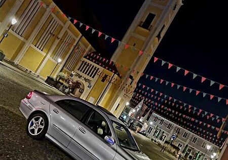 Mercedes-Benz E 500 4MATIC AVANTGARDE Avantgarde