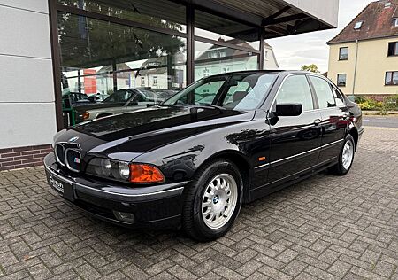 BMW 523i . /TÜV-NEU/