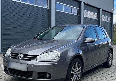 VW Golf Volkswagen V Tour Edition