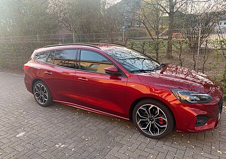Ford Focus 1,5 EcoBoost 182 PS ST-Line Turnier / B&O