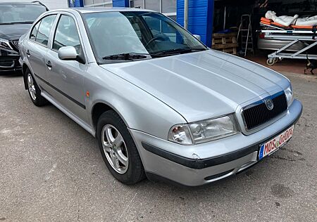 Skoda Octavia TDI Limousine Tüv bis 08-2027 1-Hand