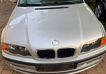 BMW 318i -