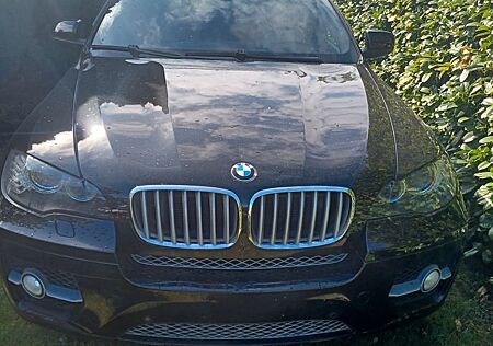 BMW X6 xDrive 50i schwarz (Re-Import Japan)