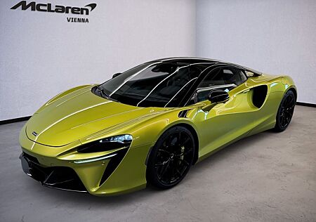 McLaren Artura Coupé - Flux Green