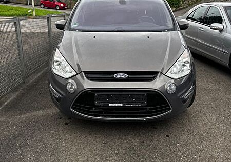 Ford S-Max Titanium