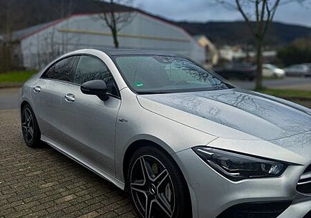 Mercedes-Benz CLA 35 AMG Mercedes-AMG CLA 35 4MATIC DCT Me...