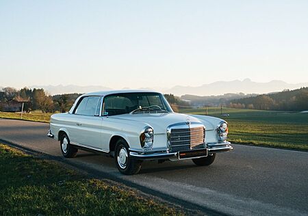 Mercedes-Benz 280 SE 3.5 Coupé *voll-Restauration/BEHR-Klima*