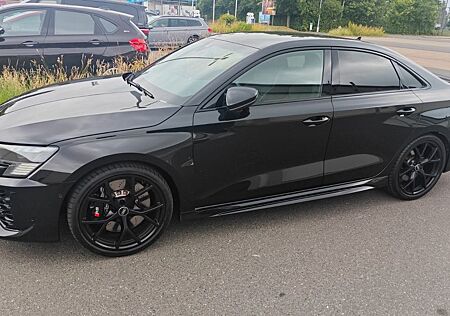Audi RS3 2.5 TFSI S tronic quattro Limousine
