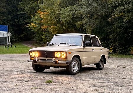 Lada Andere