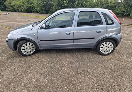 Opel Corsa 1.2 Enjoy -EZ: 01/2004 TÜV: 01/2027